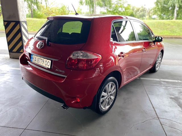 Toyota Auris - зображення 2
