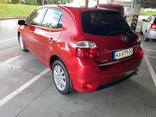 Toyota Auris - зображення 3