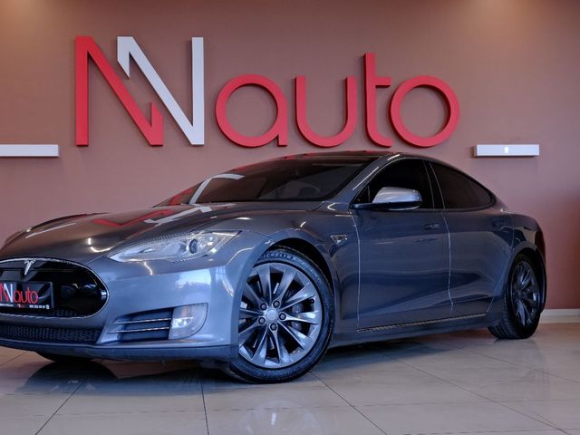 Tesla Model S - зображення 1