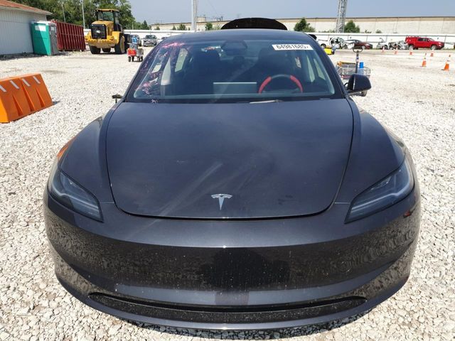 Tesla Model 3 - фото 1