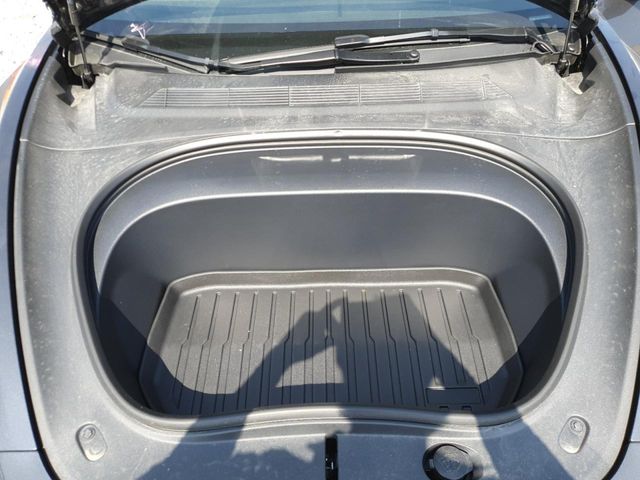 Tesla Model 3 - фото 2