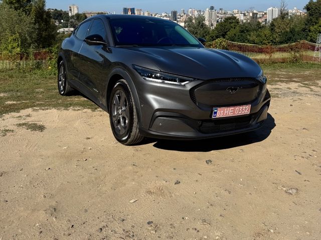 Ford Mustang Mach-E - фото 1