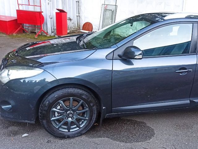 Renault Megane - фото 1