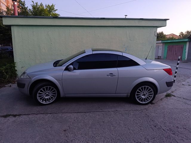 Renault Megane - фото 2