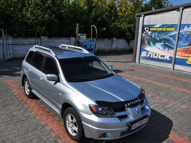 Mitsubishi Outlander - фото 3