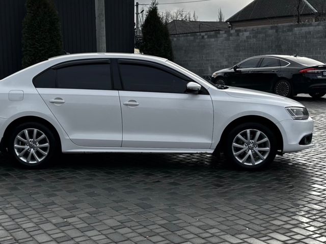 Volkswagen Jetta - зображення 2