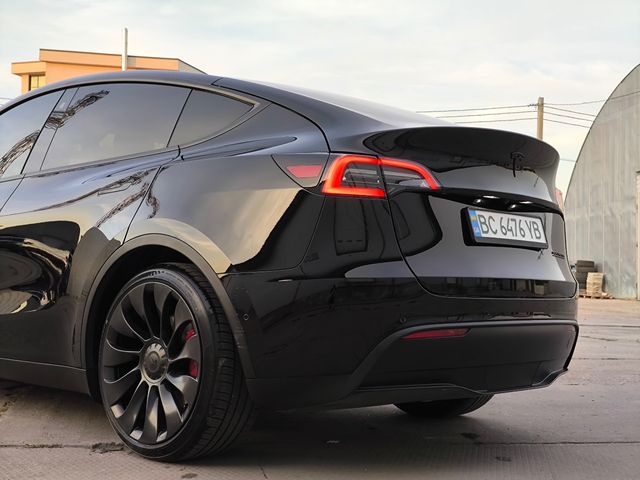 Tesla Model Y - зображення 5