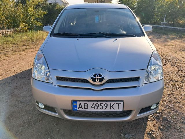 Toyota Corolla Verso - зображення 3