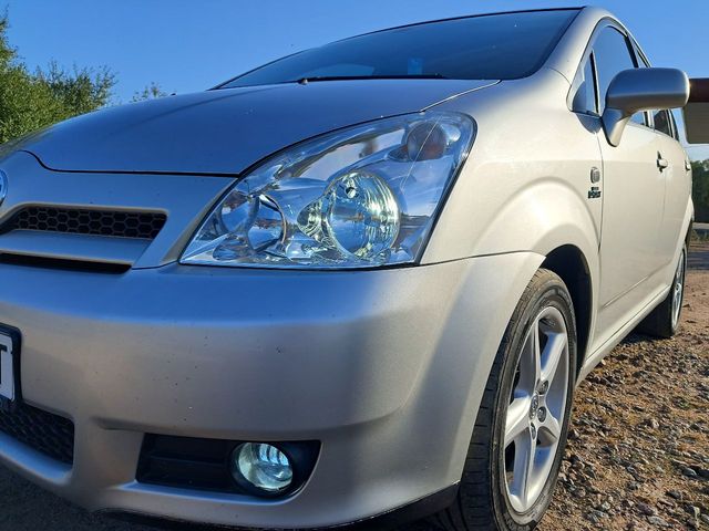 Toyota Corolla Verso - зображення 2