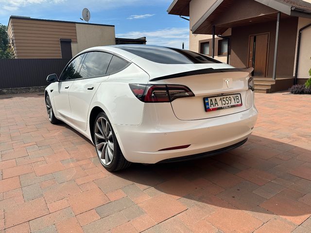 Tesla Model 3 - зображення 3