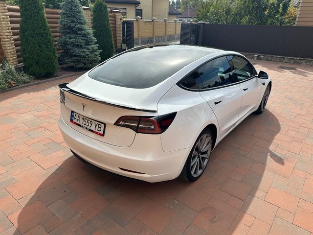 Tesla Model 3 - зображення 2