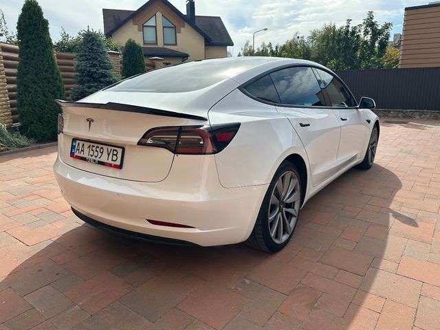 Tesla Model 3 - зображення 4