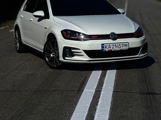 Volkswagen Golf GTI - зображення 1