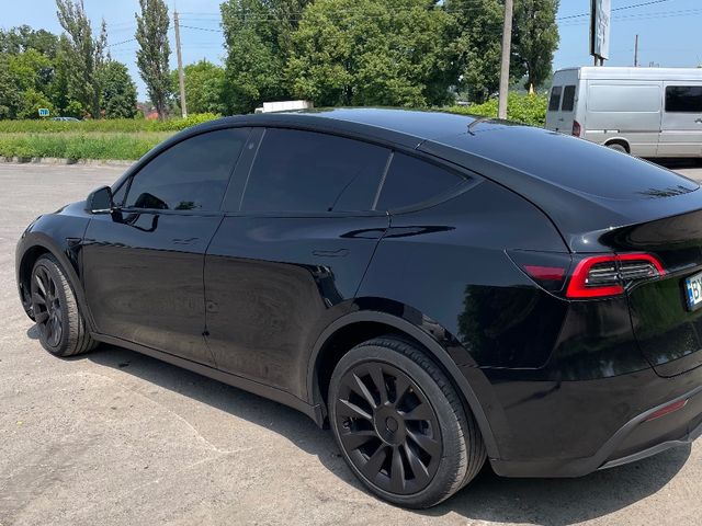 Tesla Model Y - зображення 5