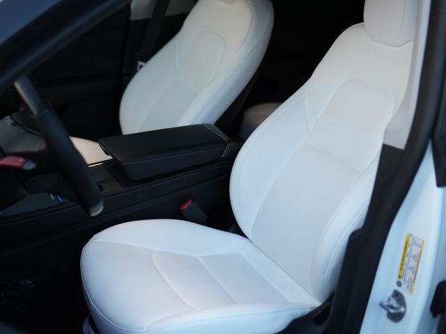 Tesla Model Y - зображення 4