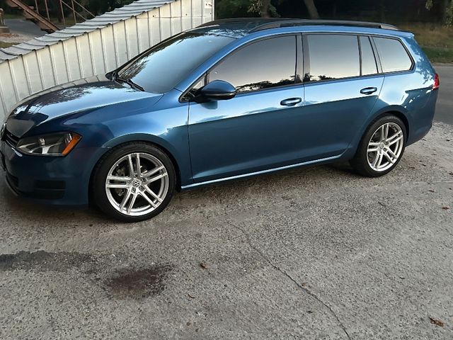 Volkswagen Golf - зображення 1