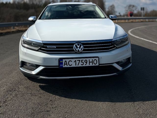 Volkswagen Passat - фото 1