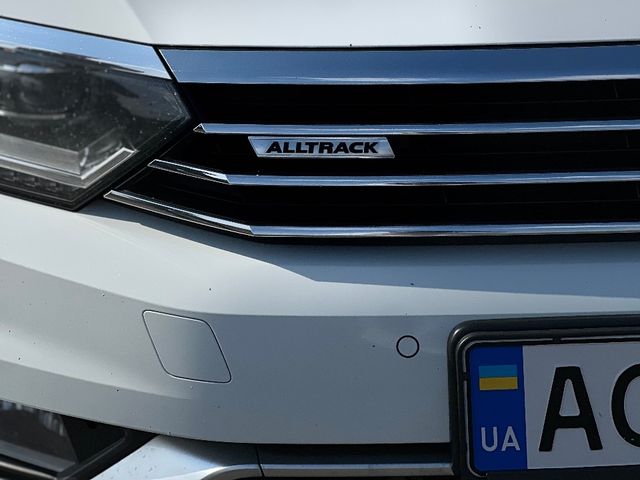 Volkswagen Passat - фото 5