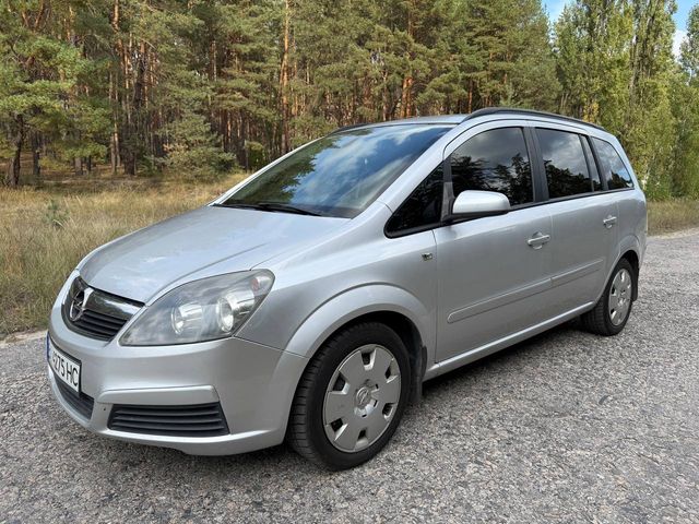 Opel Zafira - фото 1