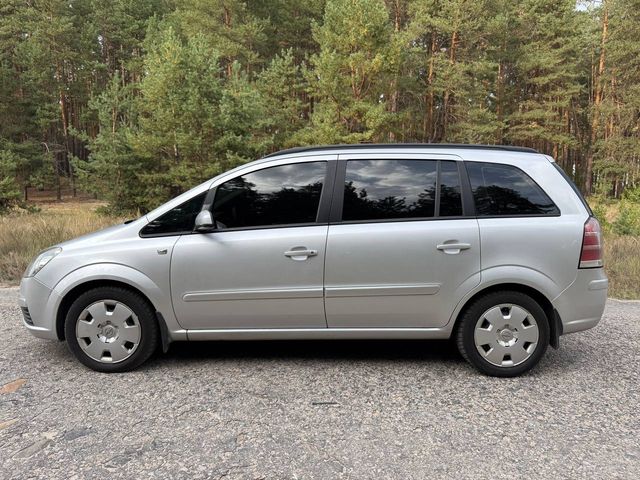 Opel Zafira - фото 3