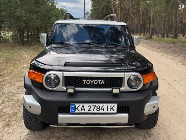 Toyota FJ Cruiser - фото 3