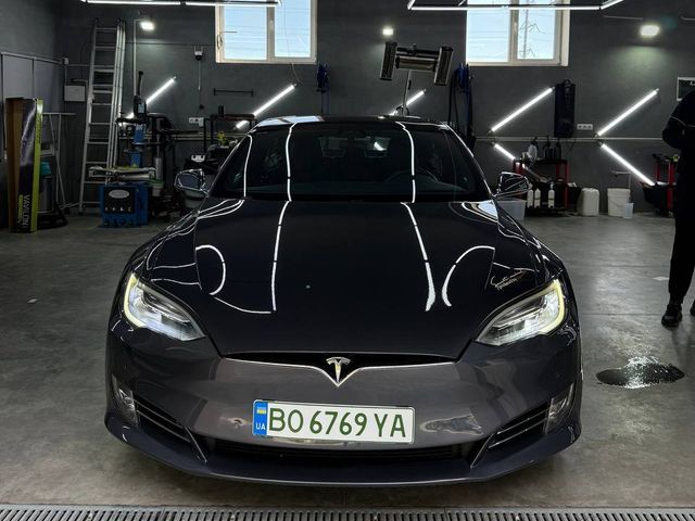 Tesla Model S - зображення 1