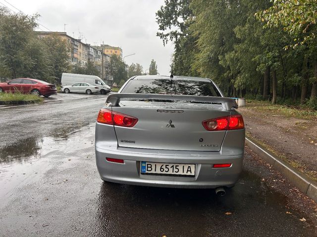 Mitsubishi Lancer - фото 4