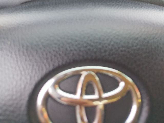 Toyota Camry - фото 4