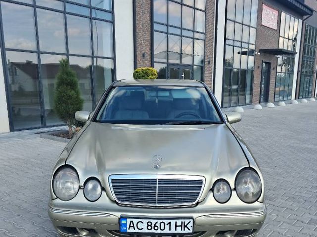 Mercedes-Benz E-Класс - зображення 2