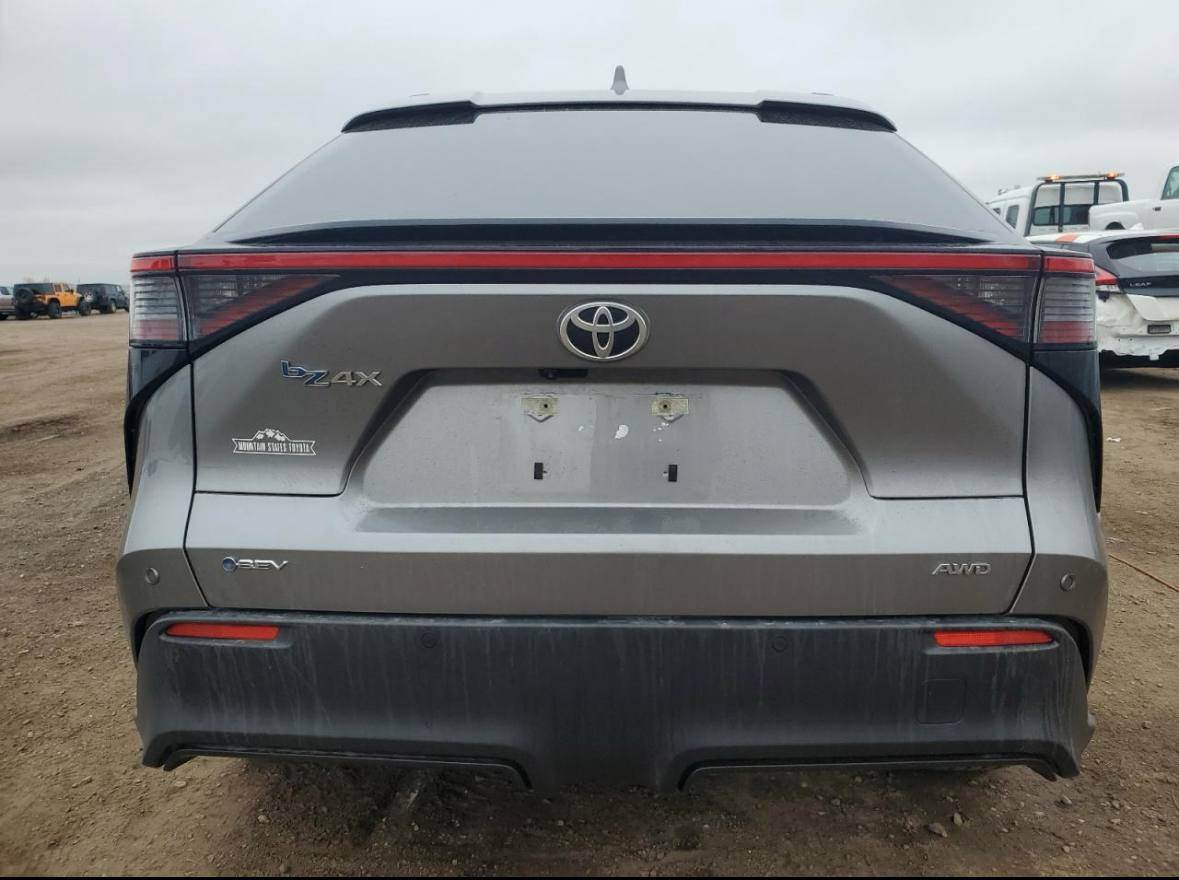 Toyota bZ4X - фото 4