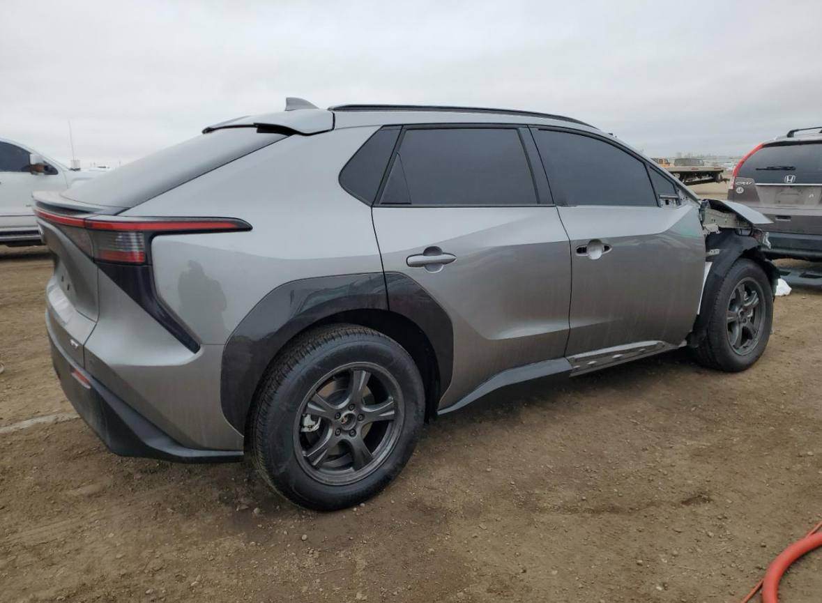 Toyota bZ4X - фото 3