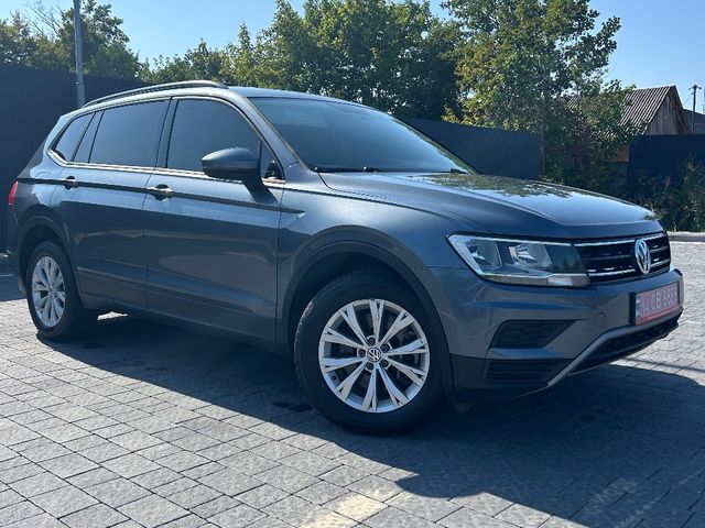 Volkswagen Tiguan - фото 1