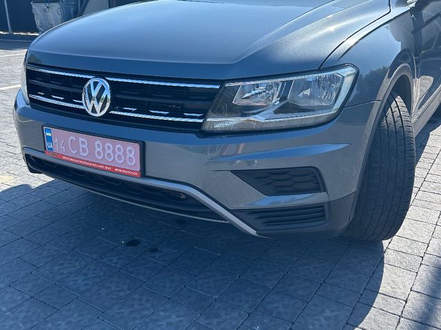 Volkswagen Tiguan - фото 3