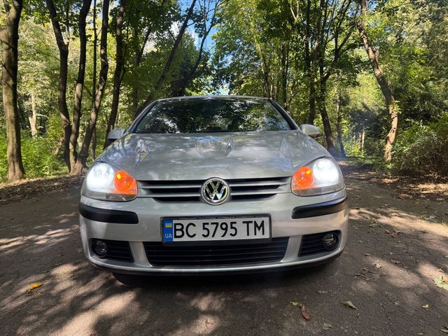 Volkswagen Golf - зображення 1