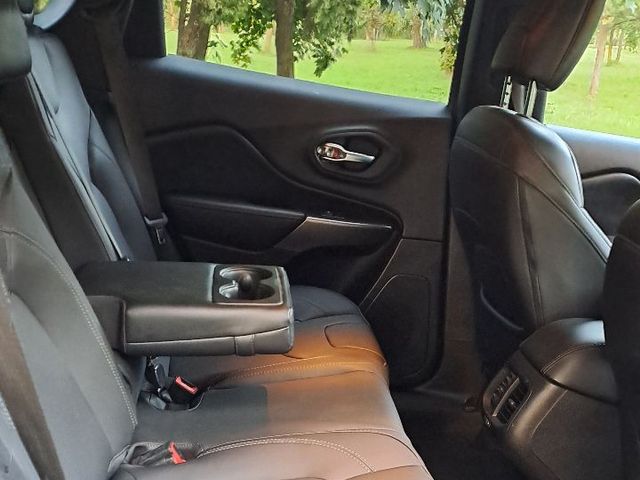 Jeep Cherokee - зображення 4