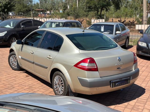 Renault Megane - фото 4