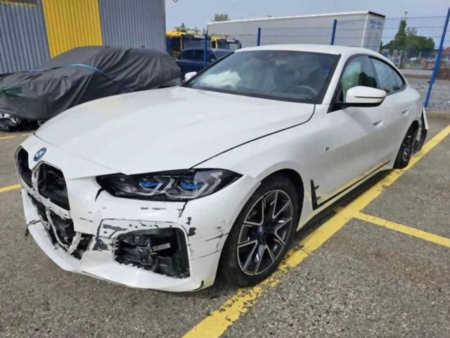 BMW i4 - фото 1