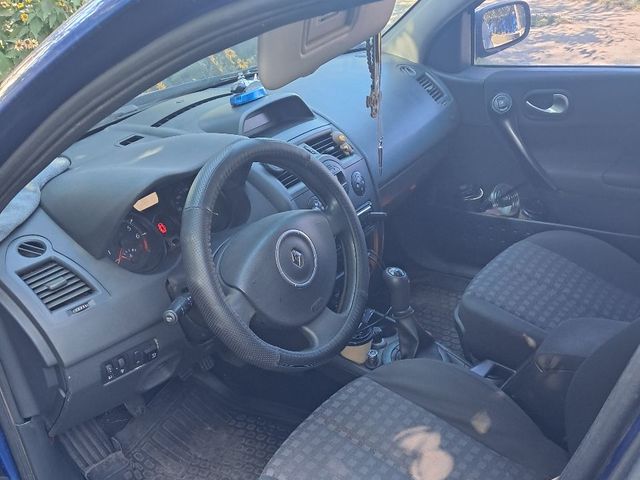Renault Megane - фото 3