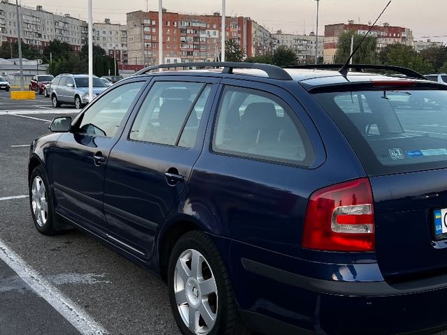 Skoda Octavia - фото 3