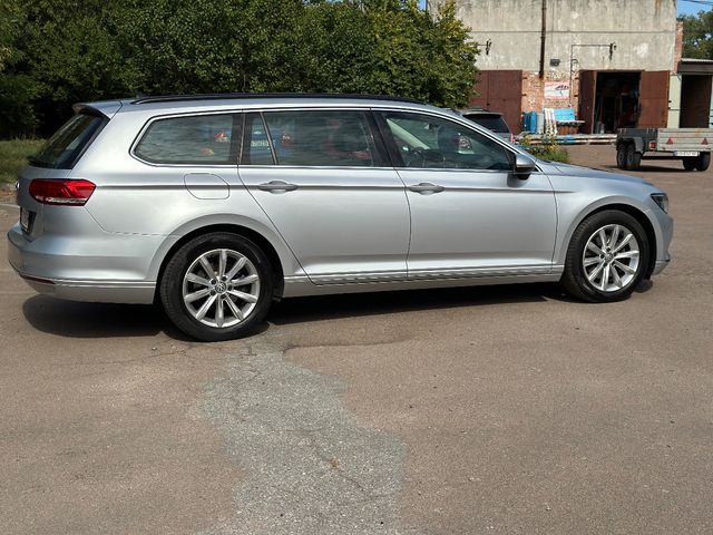 Volkswagen Passat - фото 5
