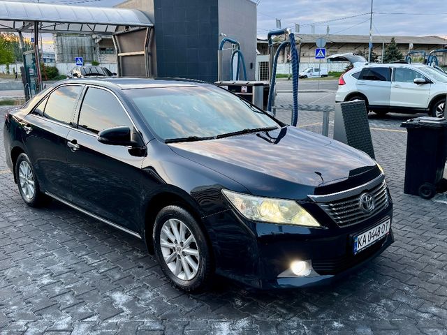 Toyota Camry - зображення 1