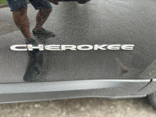 Jeep Cherokee - зображення 4