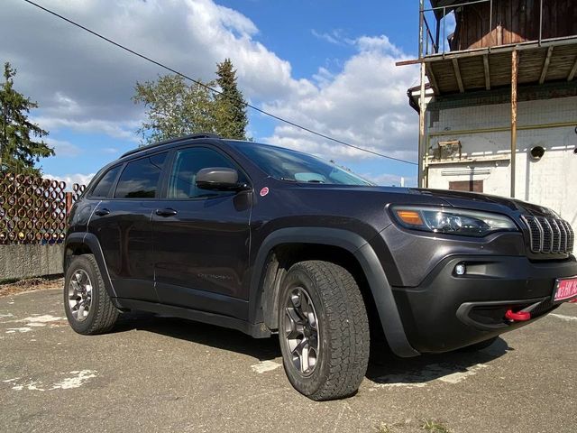 Jeep Cherokee - фото 4