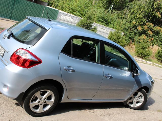 Toyota Auris - зображення 3