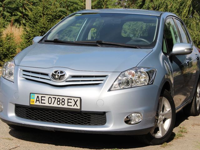 Toyota Auris - зображення 2