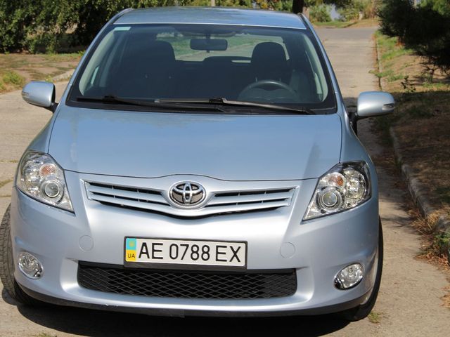 Toyota Auris - зображення 4