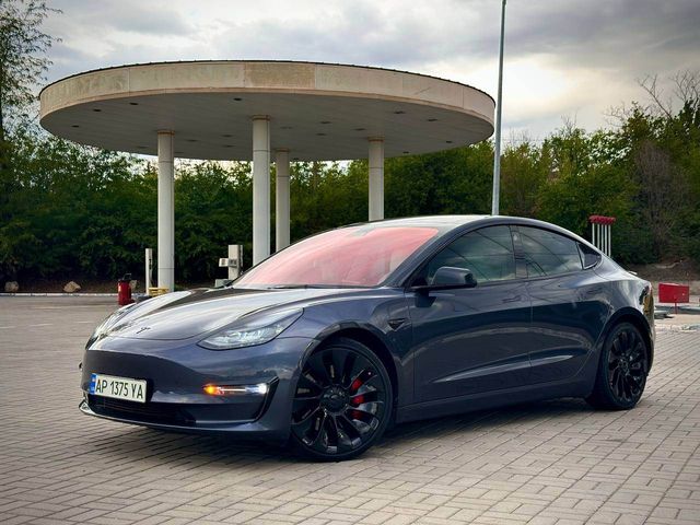 Tesla Model 3 - фото 2
