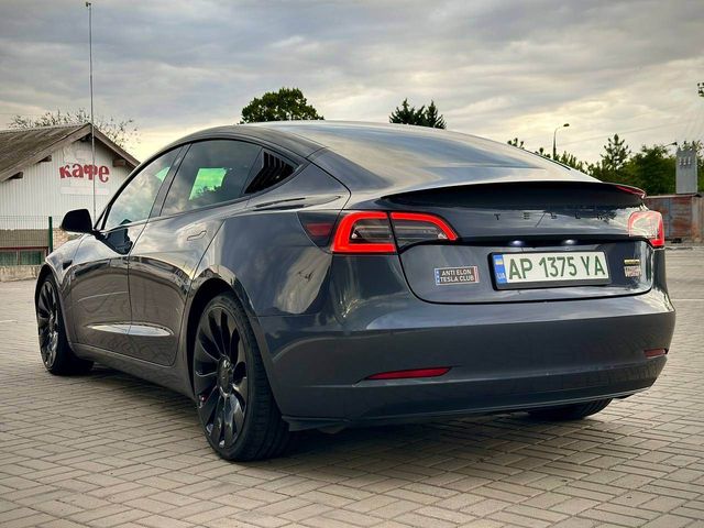 Tesla Model 3 - фото 4