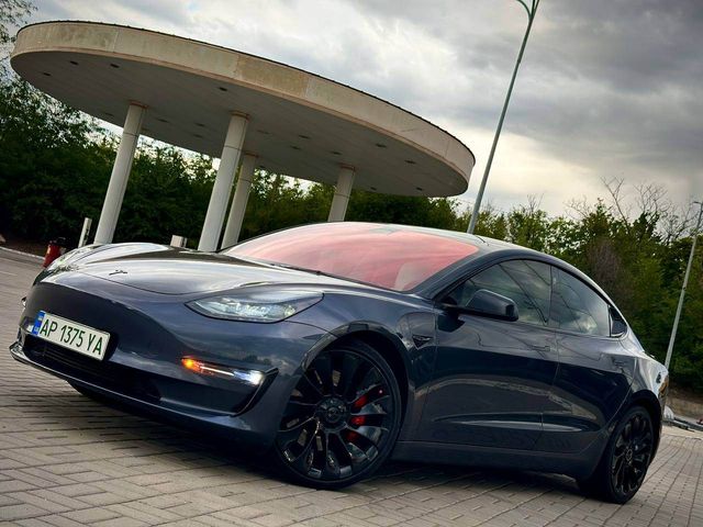 Tesla Model 3 - фото 3