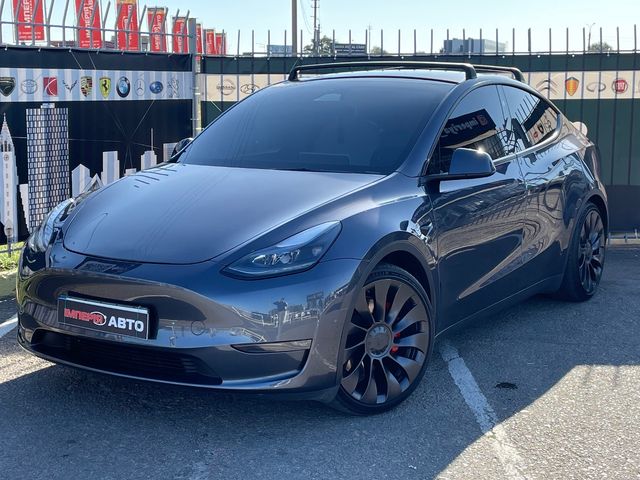 Tesla Model Y - зображення 1